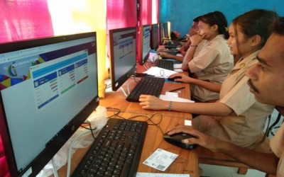 SMA NEGERI 1 FATULEU TENGAH TERAPKAN PENILAIAN AKHIR SEMESTER (PAS) BERBASIS COMPUTER BASED TEST (CBT)